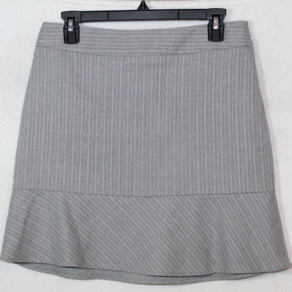 Banana Republic gray pinstripe wool trumpet hem skirt - Picture 3 of 11